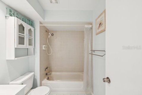House in Tampa, Florida 4 bedrooms, 206.99 sq.m. № 1881406 - photo 23
