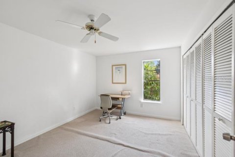 House in Tampa, Florida 4 bedrooms, 206.99 sq.m. № 1881406 - photo 21