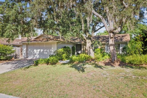 House in Tampa, Florida 4 bedrooms, 206.99 sq.m. № 1881406 - photo 2