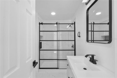Casa en venta en Orlando, Florida, 4 dormitorios, 98.29 m2 № 1845165 - foto 20