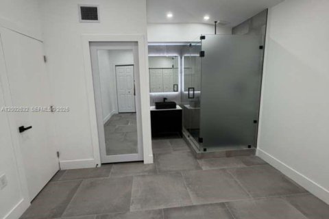 House in Miami, Florida 3 bedrooms, 100.33 sq.m. № 2066178 - photo 14