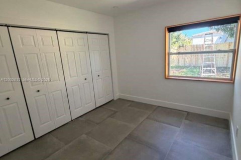 House in Miami, Florida 3 bedrooms, 100.33 sq.m. № 2066178 - photo 10