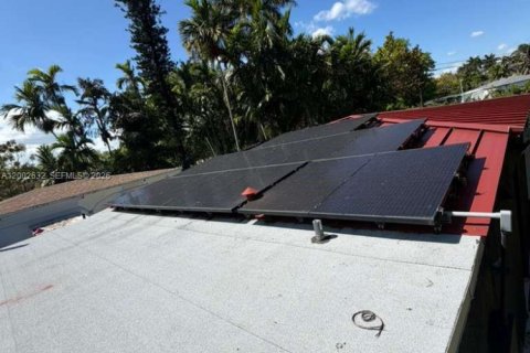 House in Miami, Florida 3 bedrooms, 100.33 sq.m. № 2066178 - photo 23