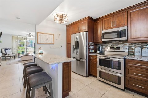 Купить кондоминиум в Санрайз, Флорида 2 спальни, 78.97м2, № 2153595 - фото 2