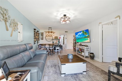 Купить кондоминиум в Санрайз, Флорида 2 спальни, 78.97м2, № 2153595 - фото 10