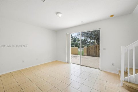 Townhouse in Miami, Florida 3 bedrooms, 160.54 sq.m. № 2088214 - photo 14