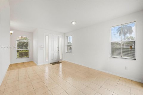 Townhouse in Miami, Florida 3 bedrooms, 160.54 sq.m. № 2088214 - photo 11