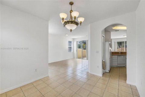 Townhouse in Miami, Florida 3 bedrooms, 160.54 sq.m. № 2088214 - photo 13