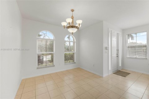 Townhouse in Miami, Florida 3 bedrooms, 160.54 sq.m. № 2088214 - photo 26