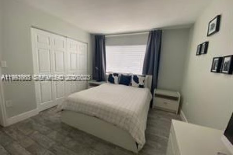 Condominio en alquiler en Miami, Florida, 2 dormitorios, 72.46 m2 № 2055565 - foto 9