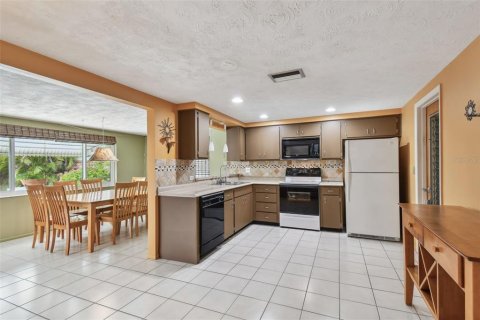 Casa en venta en Holiday, Florida, 2 dormitorios, 112.97 m2 № 1734042 - foto 16