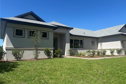 House in Lady Lake, Florida 3 bedrooms, 153.94 sq.m. № 2202910 - photo 25