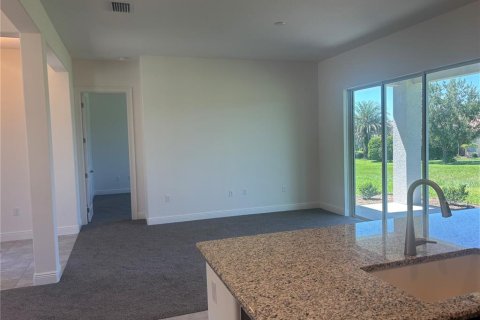 House in Lady Lake, Florida 3 bedrooms, 153.94 sq.m. № 2202910 - photo 19