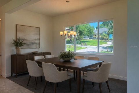 House in Lady Lake, Florida 3 bedrooms, 153.94 sq.m. № 2202910 - photo 3
