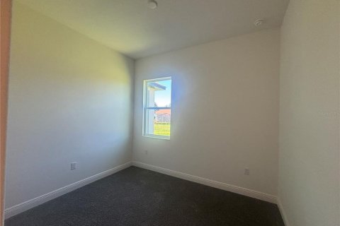 House in Lady Lake, Florida 3 bedrooms, 153.94 sq.m. № 2202910 - photo 13