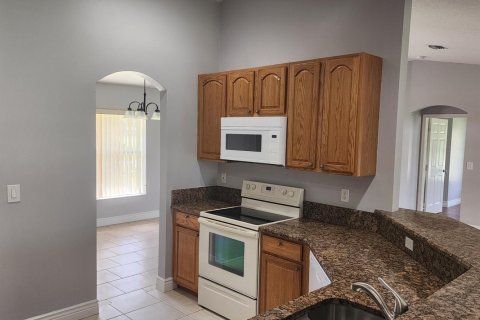 Villa ou maison à louer à Port St. Lucie, Floride: 4 chambres, 170.85 m2 № 2191492 - photo 6