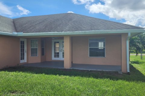 Villa ou maison à louer à Port St. Lucie, Floride: 4 chambres, 170.85 m2 № 2191492 - photo 14