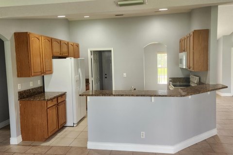 Villa ou maison à louer à Port St. Lucie, Floride: 4 chambres, 170.85 m2 № 2191492 - photo 5
