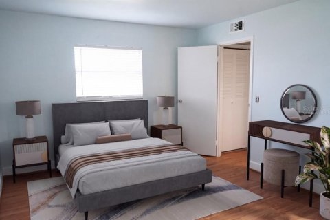 Condo in Sun City Center, Florida, 1 bedroom  № 2234749 - photo 12