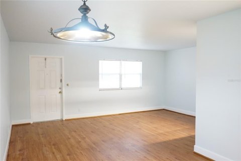 Condo in Sun City Center, Florida, 1 bedroom  № 2234749 - photo 5