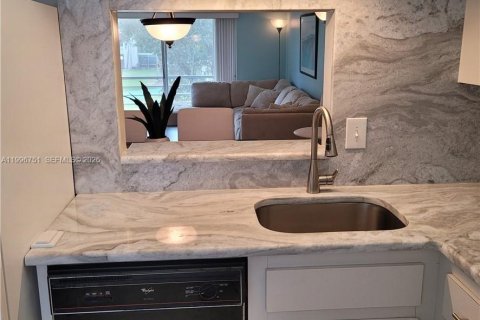 Condominio en alquiler en Lauderhill, Florida, 1 dormitorio, 67.45 m2 № 2058701 - foto 5