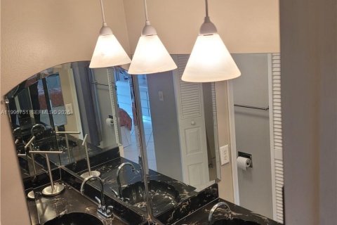 Condominio en alquiler en Lauderhill, Florida, 1 dormitorio, 67.45 m2 № 2058701 - foto 16