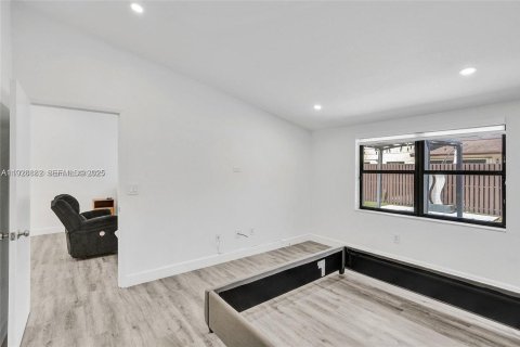 Снять в аренду таунхаус в Майами, Флорида 3 спальни, 138.52м2, № 1987252 - фото 14