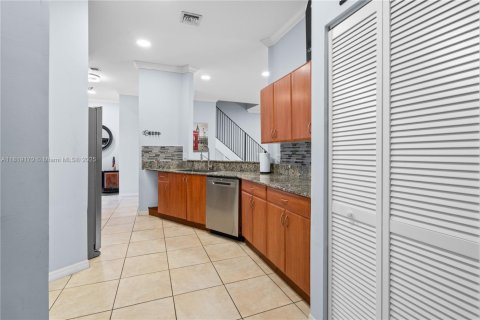 Купить таунхаус в Форт-Лодердейл, Флорида 3 спальни, 218.32м2, № 1958071 - фото 12