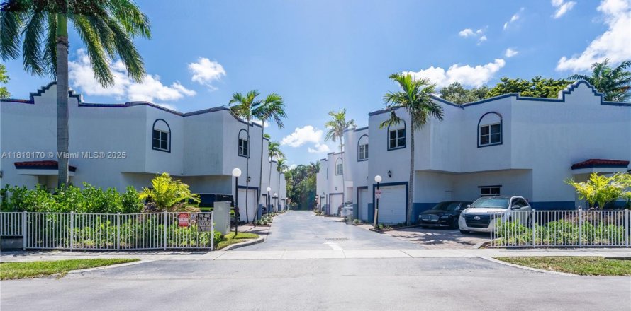 Таунхаус в Форт-Лодердейл, Флорида 3 спальни, 218.32м2 № 1958071