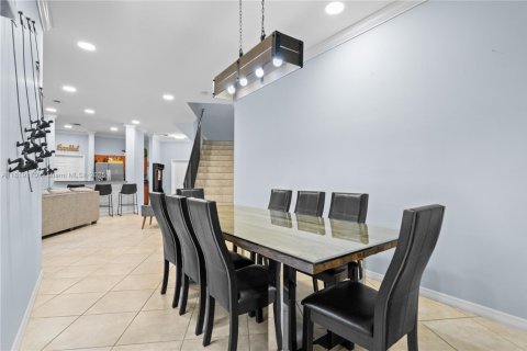 Купить таунхаус в Форт-Лодердейл, Флорида 3 спальни, 218.32м2, № 1958071 - фото 8