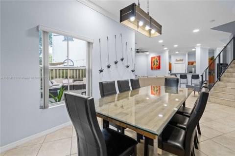 Купить таунхаус в Форт-Лодердейл, Флорида 3 спальни, 218.32м2, № 1958071 - фото 9