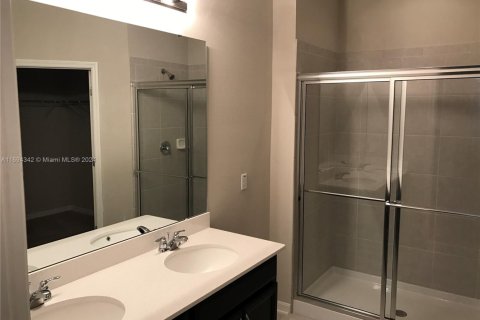 Villa ou maison à vendre à Kissimmee, Floride: 3 chambres, 148.64 m2 № 2035799 - photo 5