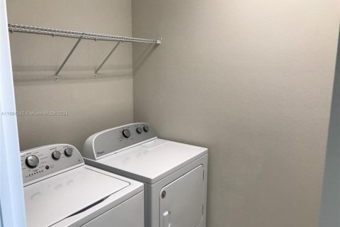 Villa ou maison à vendre à Kissimmee, Floride: 3 chambres, 148.64 m2 № 2035799 - photo 13