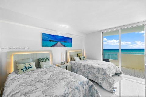 Condominio en alquiler en Hallandale Beach, Florida, 2 dormitorios, 136.19 m2 № 1969938 - foto 27