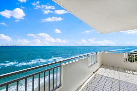 Condominio en alquiler en Hallandale Beach, Florida, 2 dormitorios, 136.19 m2 № 1969938 - foto 6