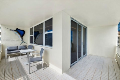 Condominio en alquiler en Hallandale Beach, Florida, 2 dormitorios, 136.19 m2 № 1969938 - foto 10