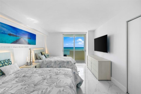 Condominio en alquiler en Hallandale Beach, Florida, 2 dormitorios, 136.19 m2 № 1969938 - foto 26