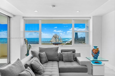 Condominio en alquiler en Hallandale Beach, Florida, 2 dormitorios, 136.19 m2 № 1969938 - foto 20