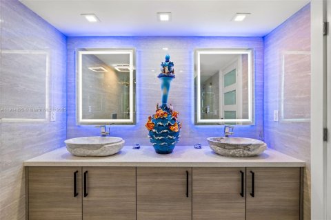 Condominio en alquiler en Hallandale Beach, Florida, 2 dormitorios, 136.19 m2 № 1969938 - foto 30