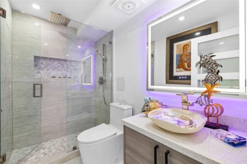 Condominio en alquiler en Hallandale Beach, Florida, 2 dormitorios, 136.19 m2 № 1969938 - foto 25