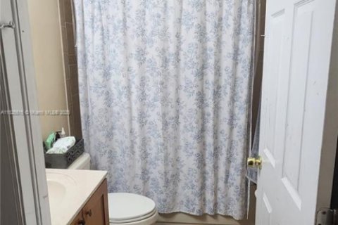 Townhouse in Miramar, Florida 2 bedrooms, 99.13 sq.m. № 1794250 - photo 29