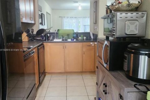 Townhouse in Miramar, Florida 2 bedrooms, 99.13 sq.m. № 1794250 - photo 13