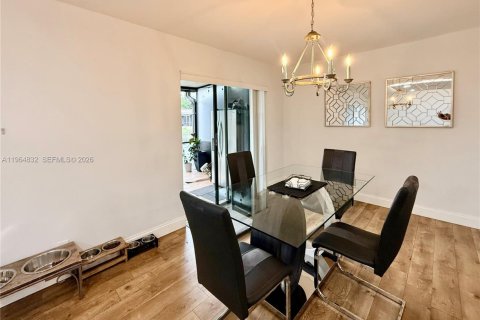 Townhouse in Plantation, Florida 3 bedrooms, 201.6 sq.m. № 2040391 - photo 9