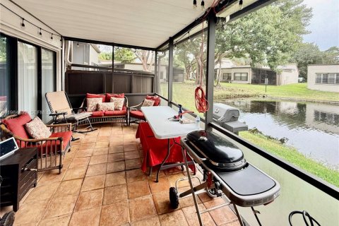 Townhouse in Plantation, Florida 3 bedrooms, 201.6 sq.m. № 2040391 - photo 16