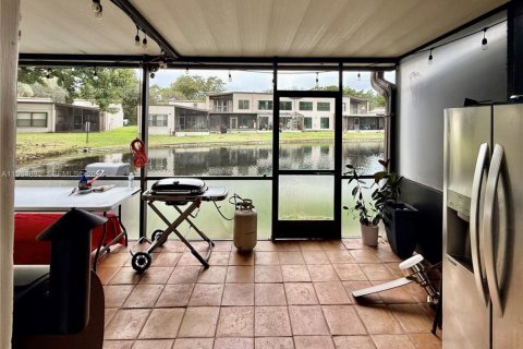 Townhouse in Plantation, Florida 3 bedrooms, 201.6 sq.m. № 2040391 - photo 13