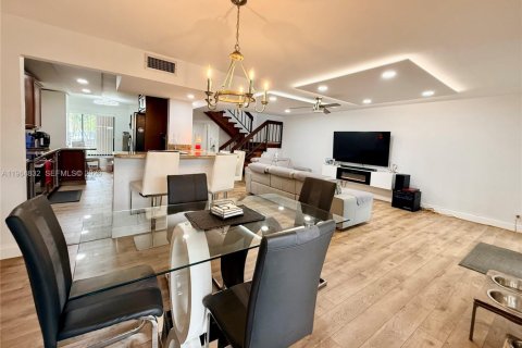 Townhouse in Plantation, Florida 3 bedrooms, 201.6 sq.m. № 2040391 - photo 25