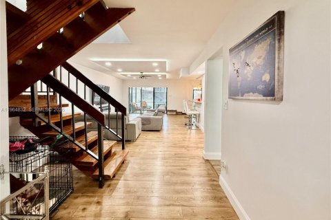 Townhouse in Plantation, Florida 3 bedrooms, 201.6 sq.m. № 2040391 - photo 3