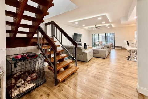 Townhouse in Plantation, Florida 3 bedrooms, 201.6 sq.m. № 2040391 - photo 2