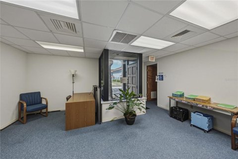 Купить коммерческую недвижимость в Бартоу, Флорида 499.44м2, № 2132313 - фото 10