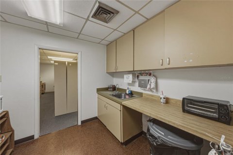 Купить коммерческую недвижимость в Бартоу, Флорида 499.44м2, № 2132313 - фото 16